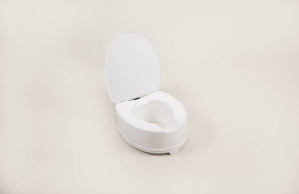 raised-toilet-seat-with-lid-for-elderly