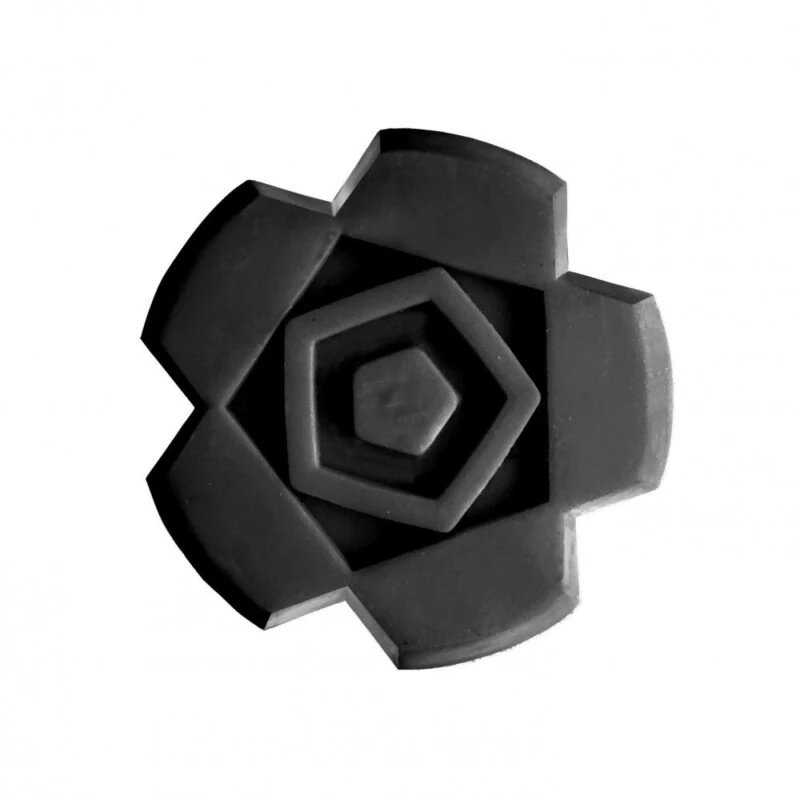Black rubber ferrule with a hexagonal pattern.