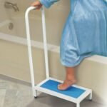 Non Slip Bath Step With Handle | Heavy Duty Bath Step For Elderly & Disabled | Made from Durable Steel | Max weight capacity Up to 500lbs - Image 1