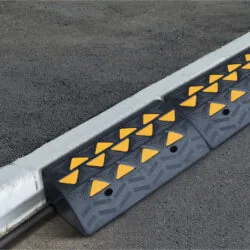 Heavy Duty Rubber Kerb Ramp for Driveway | Temporary Kerb Ramps 6"